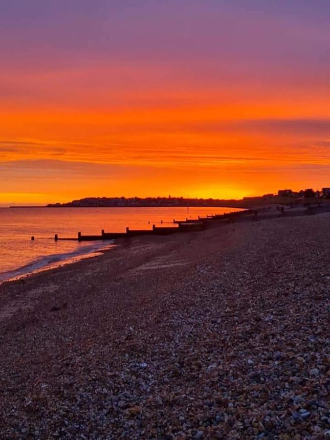 Charming Pink House With Perfect Location Apartamento Whitstable Exterior foto